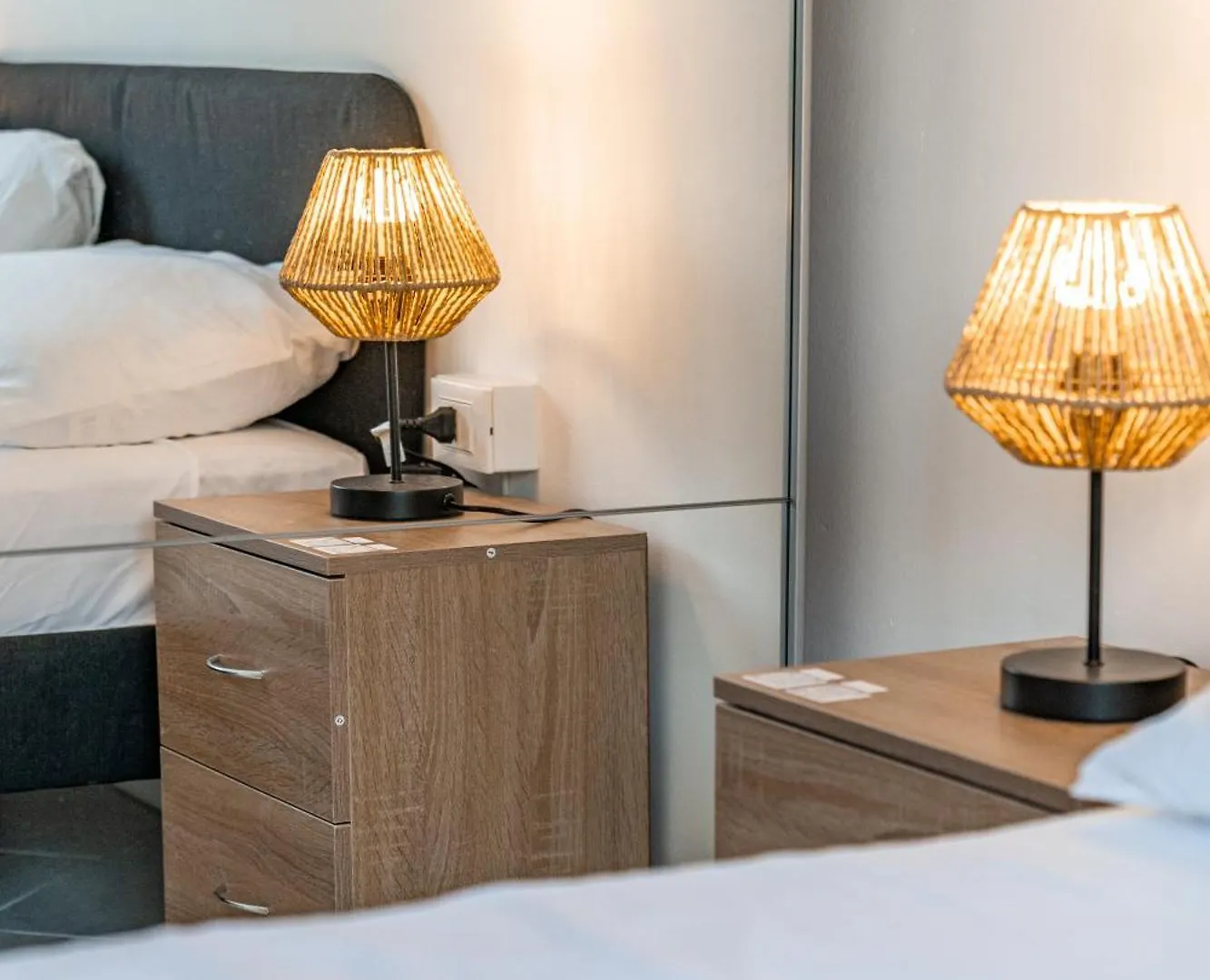 2 Pieces - 4 Personnes - Entierement Equipe Et Idealement Situe Proche Toutes Commodites Menton 0*,  France