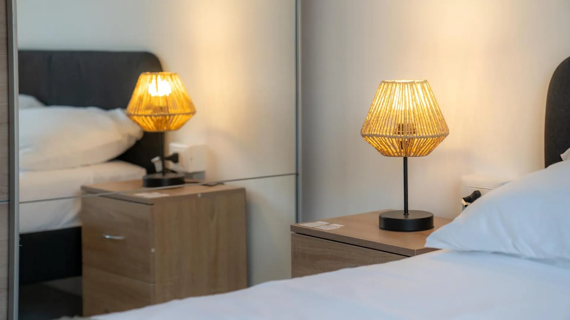 2 Pieces - 4 Personnes - Entierement Equipe Et Idealement Situe Proche Toutes Commodites Menton Apartment